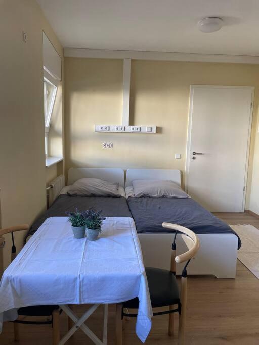 Einzimmerwohnung + Dusche Und Wc Berlin Zewnętrze zdjęcie